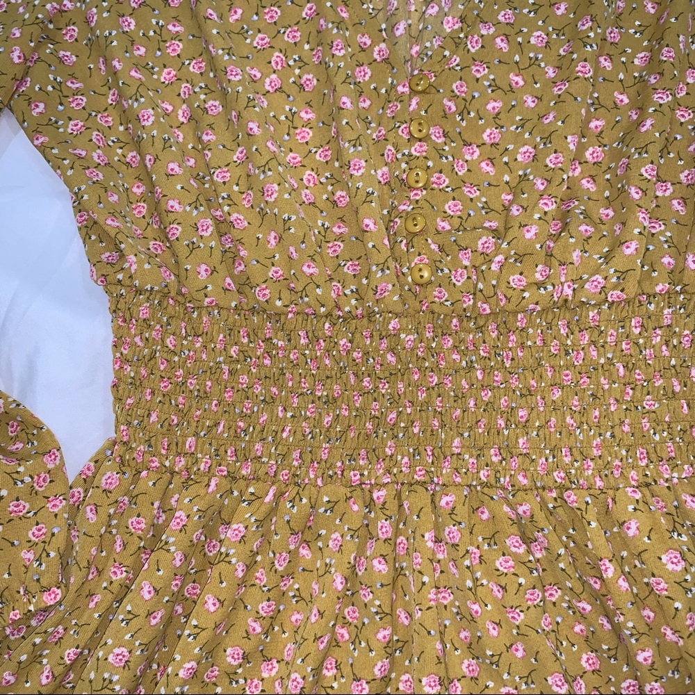 Spring dress - Picture 3 of 3